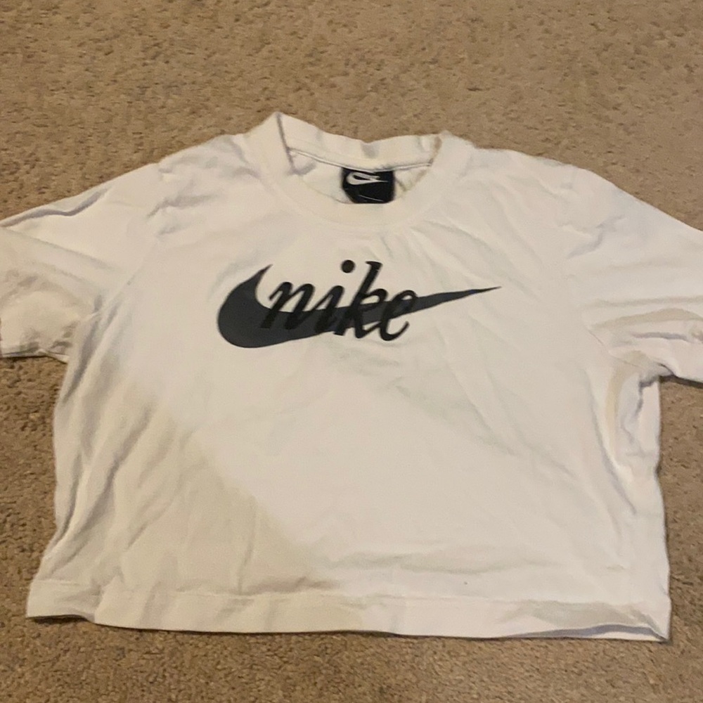 nike crop top